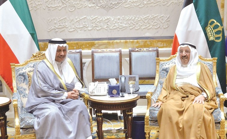صاحب السمو الأمير الشيخ صباح الأحمد مستقبلا سمو الشيخ جابر المبارك ﻿