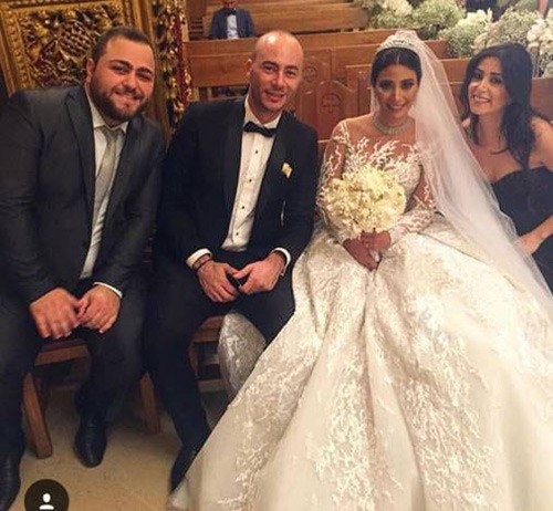 بالفيديو والصور .. ماذا حدث في زفاف المذيع اللبناني الذي ركع وطلب يد حبيبته على الهواء ؟