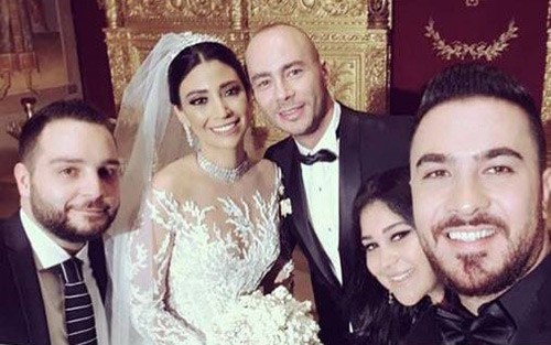 بالفيديو والصور .. ماذا حدث في زفاف المذيع اللبناني الذي ركع وطلب يد حبيبته على الهواء ؟