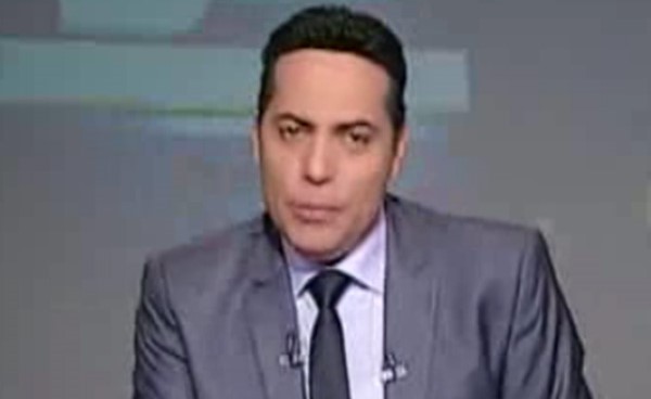 بالفيديو.. إعلامي مصري يشتم عمرو دياب ويصفه بالـ"تافه".. والجمهور يردّ