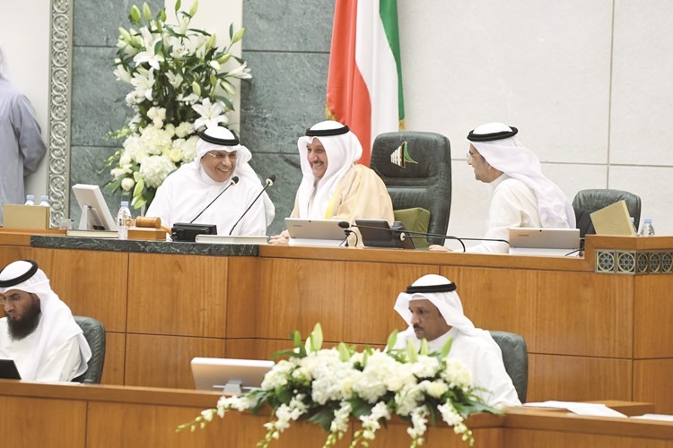 الشيخ خالد الجراح وعيسى الكندري ود. عودة الرويعي﻿