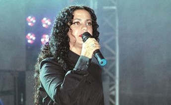 آمال المثلوثي خلال الحفل﻿