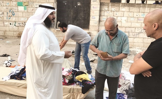 الاستعلام عن هوية أحد المارة ﻿