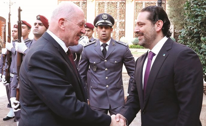 رئيس مجلس الوزراء سعد الحريري مستقبلا حاكم استراليا السير بيتر كوسفروف في السراي	(محمود الطويل)﻿