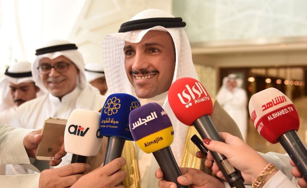 رئيس مجلس الأمة مرزوق الغانم متحدثا للصحافيين﻿