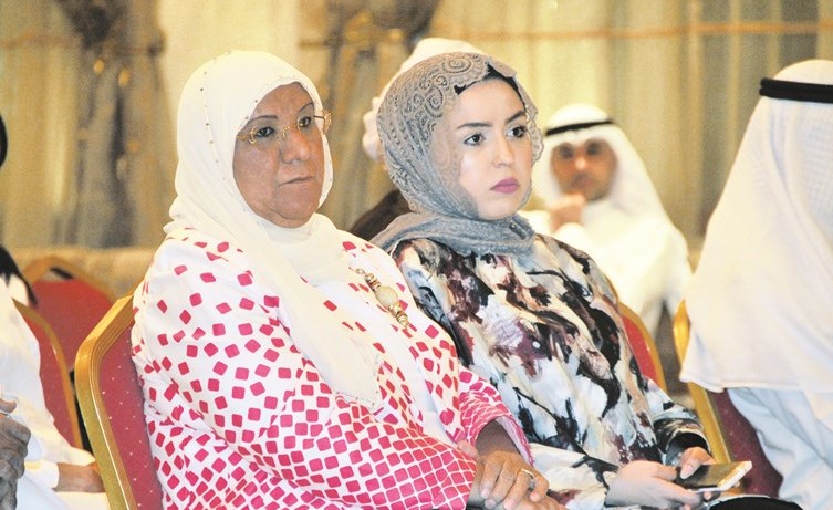 د.معصومة المبارك بين الحضور﻿