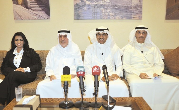  موسى معرفي وبسام الجزاف وأريج حمادة وأسامة الخشرم خلال الندوة 	(عادل سلامة)﻿
