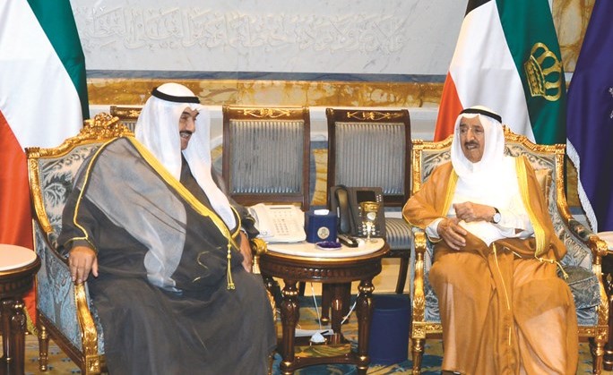 صاحب السمو الأمير الشيخ صباح الأحمد مستقبلا سمو الشيخ ناصر المحمد ﻿