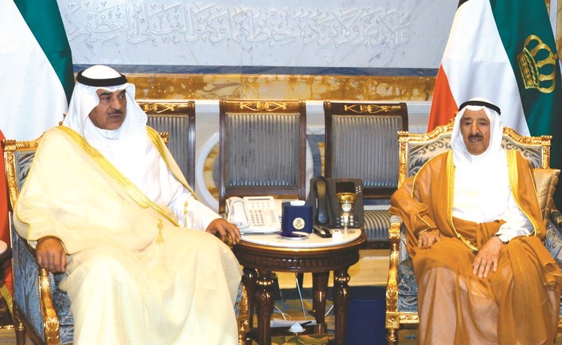 صاحب السمو الأمير الشيخ صباح الأحمد خلال استقباله الشيخ صباح الخالد ﻿