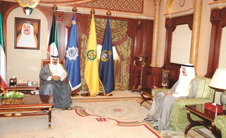 سمو ولي العهد الشيخ نواف الأحمد مستقبلا الشيخ محمد الخالد﻿