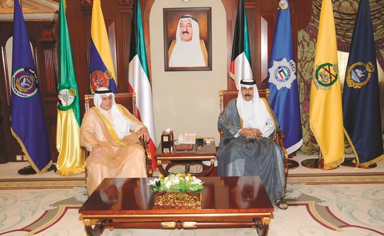 سمو ولي العهد الشيخ نواف الأحمد مستقبلا الشيخ خالد الجراح﻿