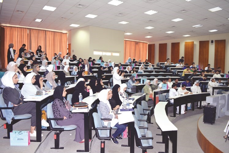 متابعة من الحضور﻿