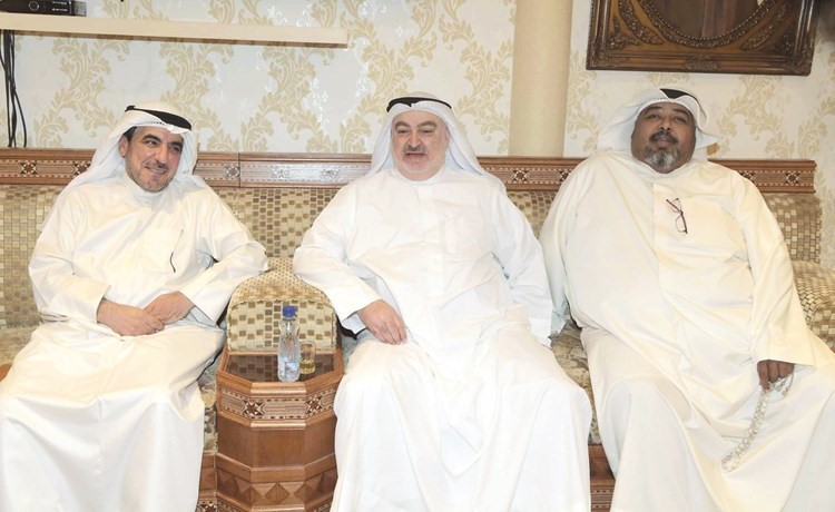خليل الصالح ود.حسن جوهر وعبدالله خسرو	(محمد هاشم)﻿