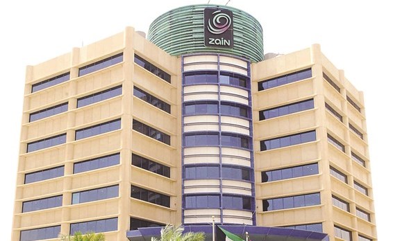 بالفيديو.. رسمياً.. «الخير» توقع اتفاقية بيع حصتها في «زين» إلى «عمانتل»