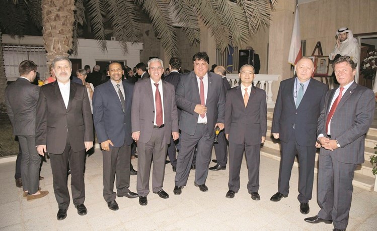 حضور ديبلوماسي بالحفل ﻿