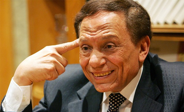 بالفيديو.. عادل إمام يضع إعلاميين مصريين في "مواقف محرجة"