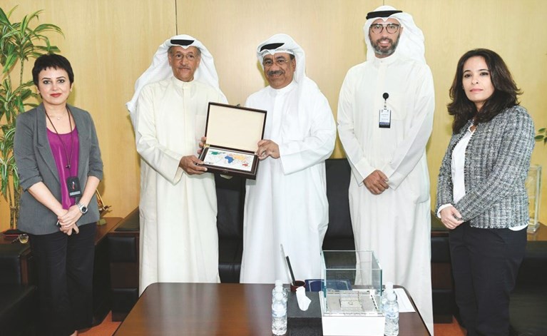 الهلال الأحمر تشيد بمؤسسة البترول الكويتية
