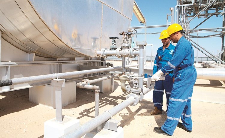 «New Energy Update»: الكويت تستخدم الطاقة الشمسية لاستخراج النفط الثقيل