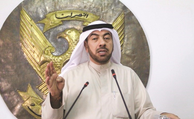 النائب علي الدقباسي متحدثا﻿