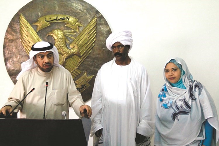 النائب علي الدقباسي متحدثا ﻿