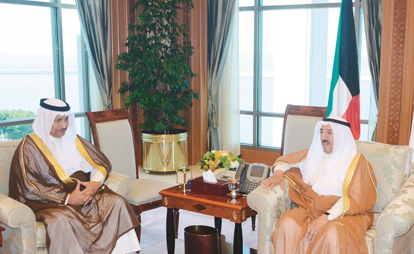 صاحب السمو الأمير الشيخ صباح الأحمد مستقبلا سمو الشيخ جابر المبارك﻿