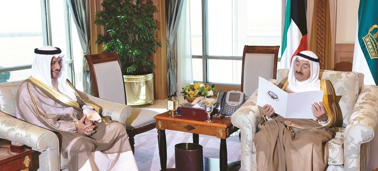 صاحب السمو الأمير الشيخ صباح الأحمد مستقبلا سمو رئيس الوزراء الشيخ جابر المبارك 