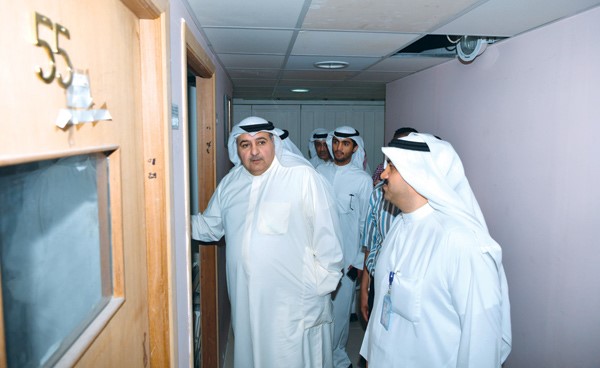 أحمد الموسى ومحمد الأنصاري خلال الجولة التفتيشية 	(قاسم باشا)