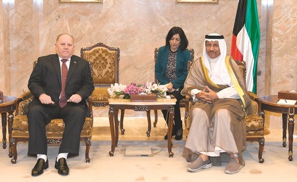 سمو الشيخ جابر المبارك خلال استقباله السفير الكوبي أندريس جونزالوز جاويدو﻿