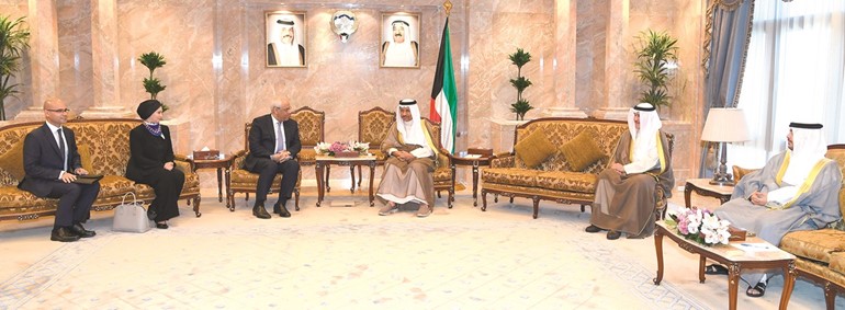 سمو الشيخ جابر المبارك خلال لقائه السفير المصري ياسر عاطف﻿