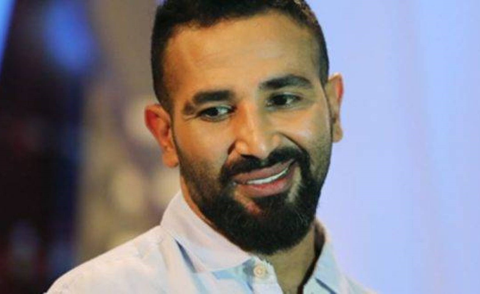 بالفيديو.. حقيقة "الخطأ" الذي وقع فيه أحمد سعد وهو يصلي