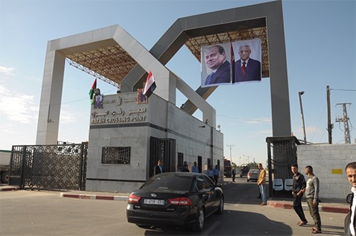 الحكومة الفلسطينية تلغي الرسوم التي فرضتها "حماس" على معابر غزة