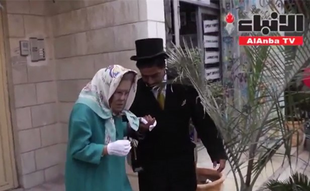 بالفيديو.. فنان الشارع بانكسي ينظّم حفل اعتذار عن وعد بلفور