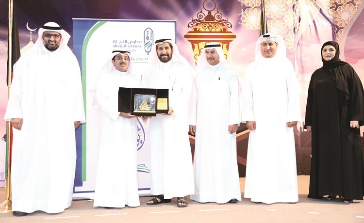 تكريم بالمناسبة﻿