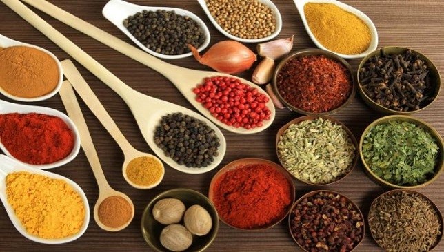 دراسة: زيادة التوابل في الأطعمة تكبح اشتهاء الملح وتقلل ضغط الدم