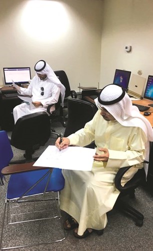 «التصحيح الآلي للاختبارات» بالمعهد العالي للخدمات الإدارية والمكتبية