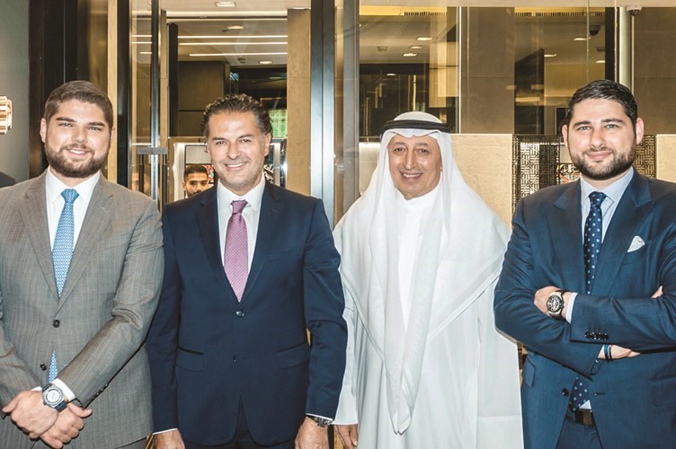 علي مراد بهبهاني والفنان راغب علامة يتوسطان ماركو تيديسكي وديفيد تيديسكي﻿  ( قاسم باشا )