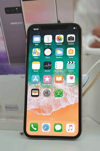 VIVA تطلق مستقبل الهاتف الذكي.. iPhone X