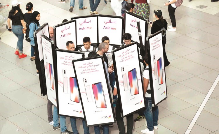 فريق العمل كان على أهبة الاستعداد لخدمة العملاء﻿