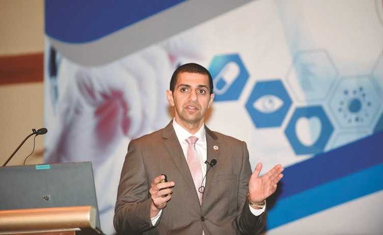 د.عبدالله رجب متحدثا خلال المؤتمر﻿