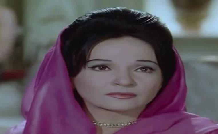 صورة ... الفنانة شادية من داخل العناية المركزة