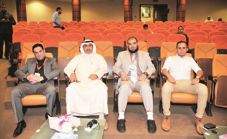 المستشار رائد الرومي والمهندسون محمد عمر وعادل الحميدي ومعاذ الزهراوي	 (عادل سلامة)﻿