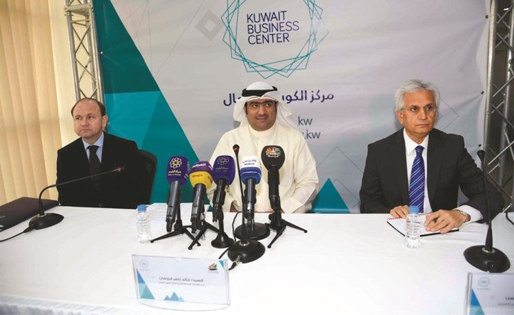خالدالروضان خلال حديثه في المؤتمر الصحافي أمس﻿