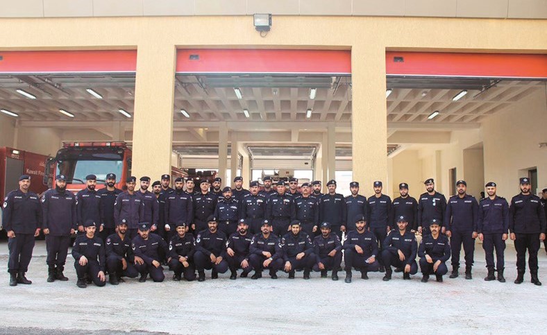  لقطة جماعية للفريق المكراد مع عناصر المركز الجديد﻿
