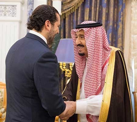 خادم الحرمين الشريفين الملك سلمان بن عبد العزيز خلال استقباله سعد الحريري