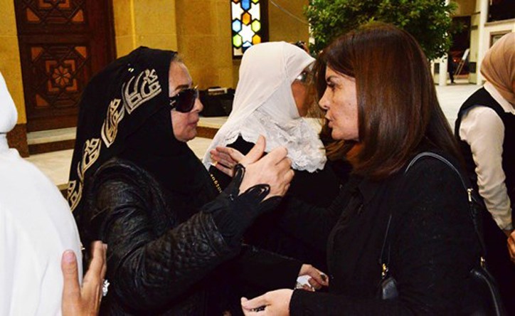 شهيرة تتلقي عزاء شقيقها الراحل بحضور نجوم الفن