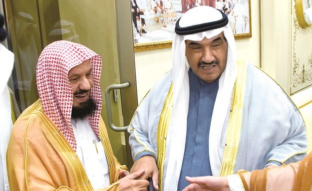 سمو الشيخ ناصر المحمد مرحبا بفضيلة الشيخ د.عبدالله المنيع ﻿