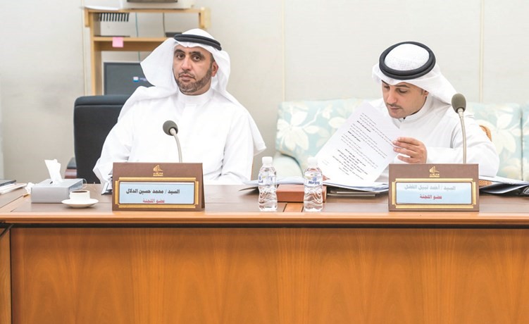 أحمد الفضل ومحمد الدلال أثناء اجتماع اللجنة التشريعية﻿