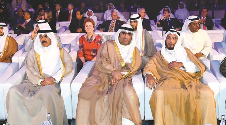 الشيخ محمد الخالد وخالد الروضان ود.عبدالله المعتوق ﻿