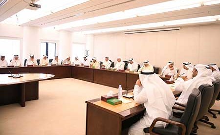 النواب أثناء الاجتماع﻿