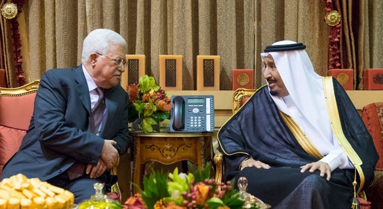 خادم الحرمين وعباس يبحثان المستجدات على الساحة الفلسطينية